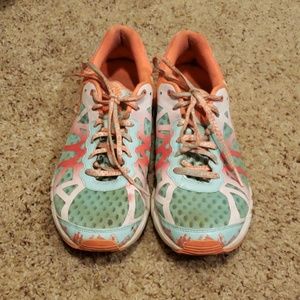 Basics Gel-Noosa Tri 9 coral and turquoise